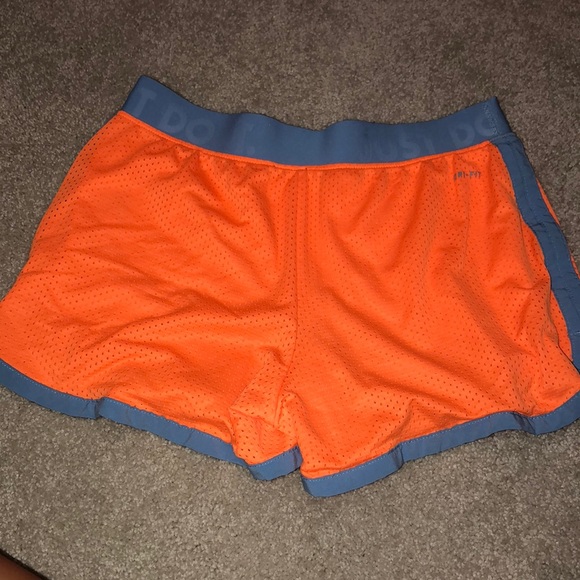 Nike dri-fit shorts - Picture 2 of 3